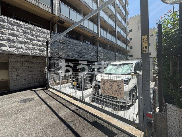 ガーラ・ステーション横濱関内の駐車場
