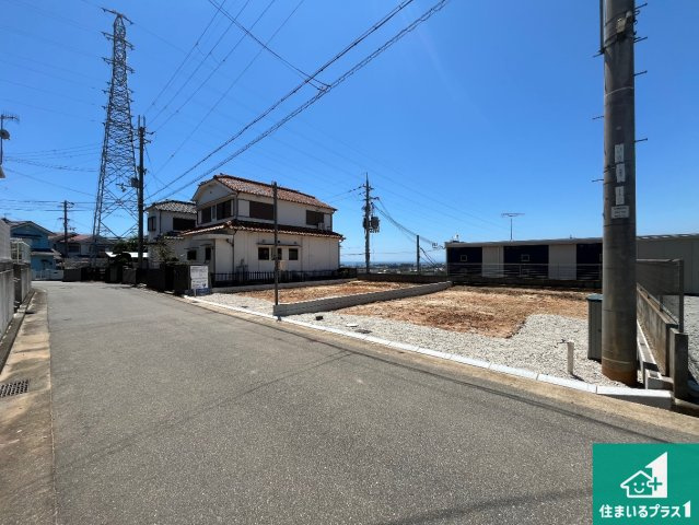 明石市魚住町金ケ崎　第2期　新築一戸建ての前面道路含む現地写真|周辺は落ち着いた街並みの住宅地！子育てがしやすい住環境です！まだ未完成ですが、現地でしかわからない事もございます。是非一度ご覧ください。
