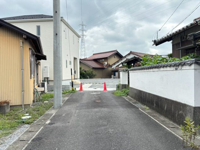 クワイエ　大垣市荒尾町第３　全１区画分譲の前面道路含む現地写真|■前面道路　■ヤマダ不動産　株式会社リライフ　
■夢のマイホーム購入をフルサポートします！