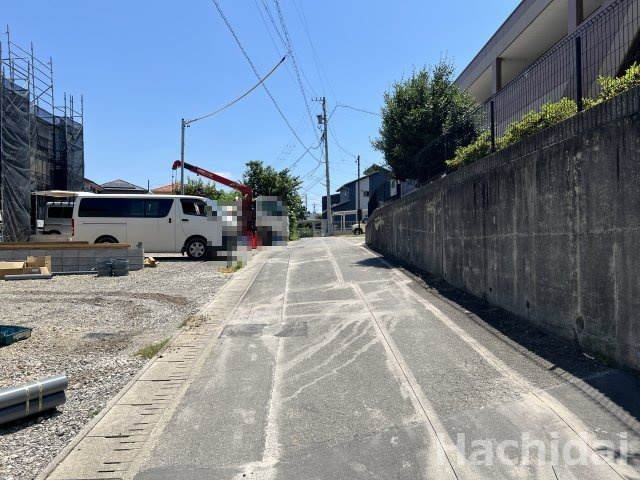 碧南市神有町1丁目　新築戸建＜5号棟＞の前面道路含む現地写真