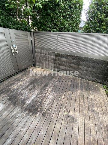 CSGARDEN池袋のバルコニー