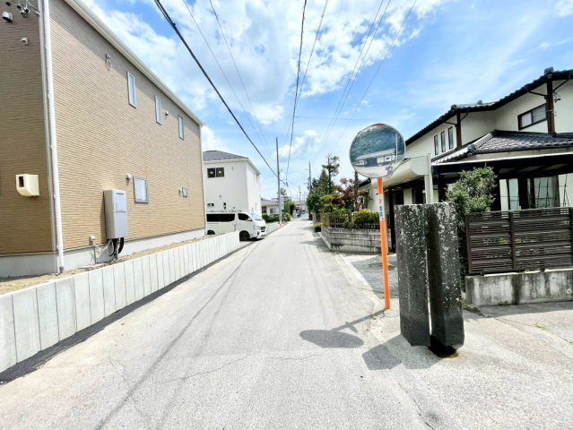 松本市里山辺第10の前面道路含む現地写真