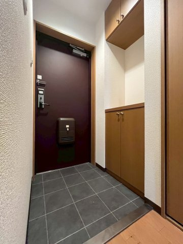 エスタシオン高石の玄関
