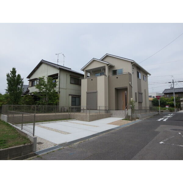 コーヨー様庄司田3丁目一戸建の駐車場