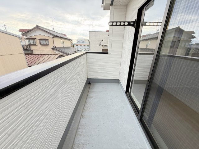 三郷市早稲田3丁目　中古戸建のバルコニー|南向きバルコニーにて陽当り良好