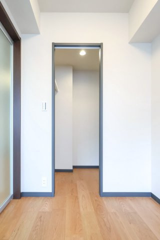 ガーデンヴィラ三軒茶屋の収納|ガーデンヴィラ三軒茶屋：ウォークインクローゼット画像です！