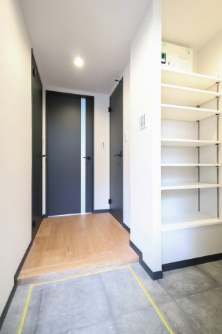 ガーデンヴィラ三軒茶屋の玄関|ガーデンヴィラ三軒茶屋：玄関・廊下画像です！