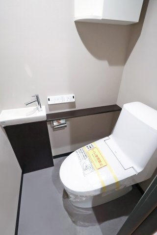 ガーデンヴィラ三軒茶屋のトイレ|ガーデンヴィラ三軒茶屋：ウォシュレット機能付きトイレです！