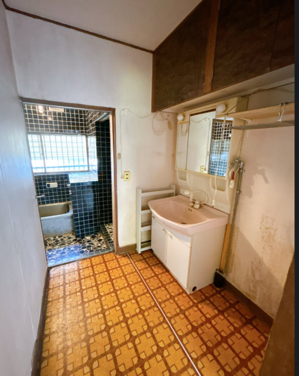売中古戸建　富士宮市羽鮒の独立洗面台