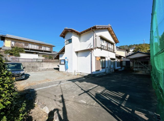 売中古戸建　富士宮市羽鮒の前面道路含む現地写真