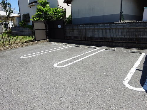 サンフェルメール壱番館の駐車場