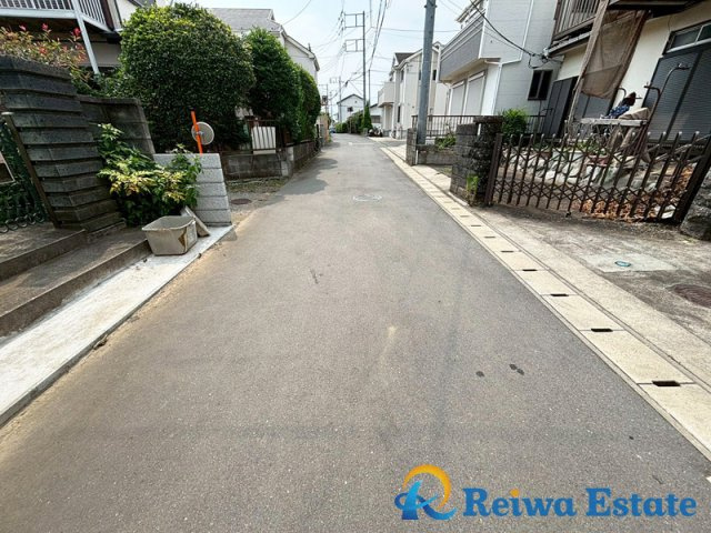 中古戸建　高座郡寒川町倉見の前面道路含む現地写真