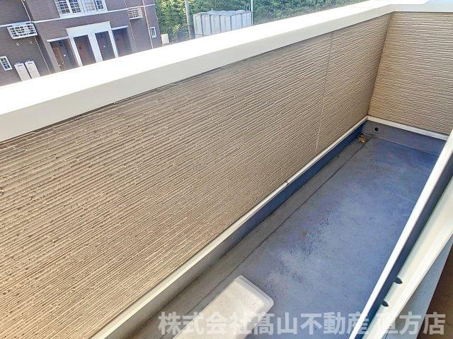 直方市大字頓野のアパートのバルコニー