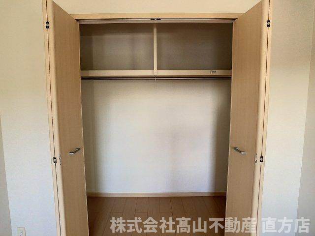 直方市大字頓野のアパートの収納