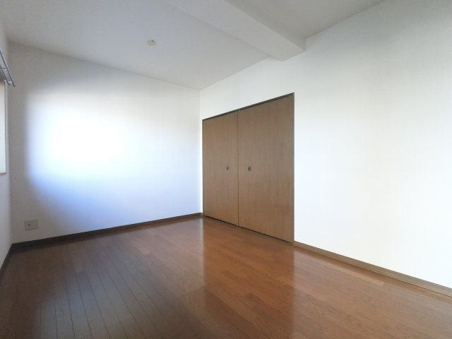 グローバル駿河台の洋室