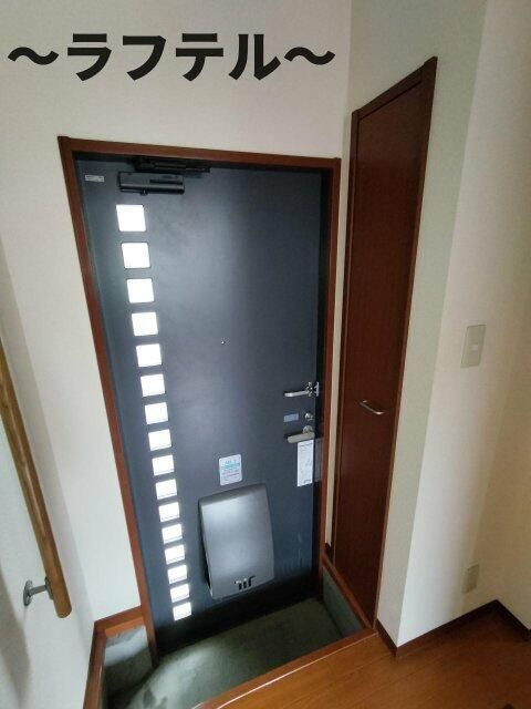 カーサビアンコの玄関