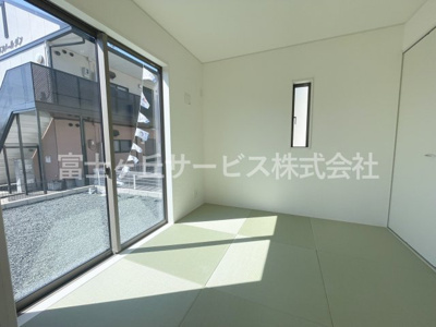 【和室】 | 菊川市柳3丁目 3期 新築一戸建て | 和室がひろがる居住スペース
