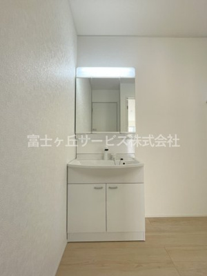 【独立洗面台】 | 菊川市柳3丁目 3期 新築一戸建て | 独立洗面化粧台が付いています