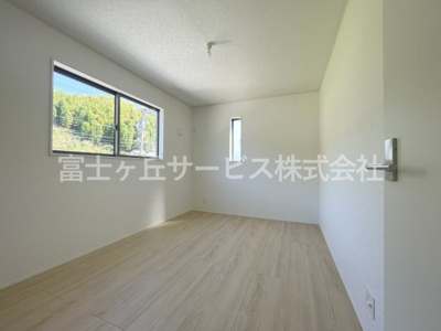 【子供部屋】 | 菊川市柳3丁目 3期 新築一戸建て | お子さんのいるうちは子供部屋に使ってはいかがでしょうか