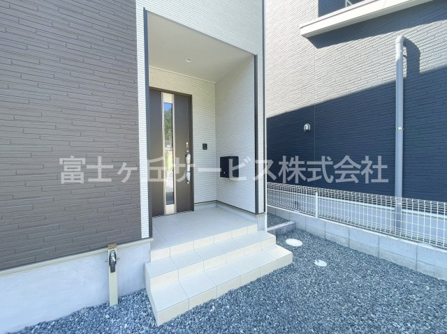 【エントランス】 | 菊川市柳3丁目 3期 新築一戸建て | エントランスです