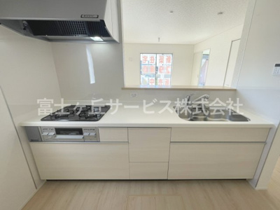 【キッチン】 | 菊川市柳3丁目 3期 新築一戸建て | きれいなキッチンです