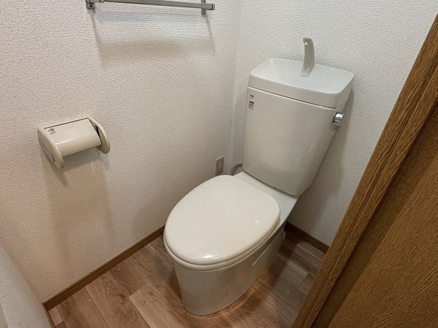 多摩市永山２丁目の賃貸マンションのトイレ
