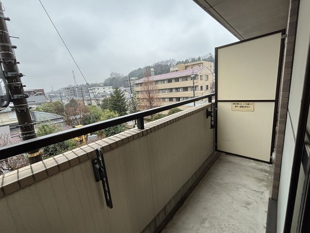 多摩市永山２丁目の賃貸マンションのバルコニー