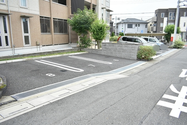 ハイムラフォーレⅢの駐車場