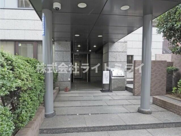 日神パレステージ御茶ノ水のエントランス