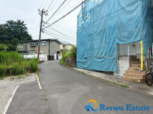 中古戸建　藤沢市城南1丁目の前面道路含む現地写真