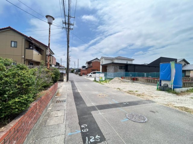 リーブルガーデン　一宮市奥町公園西　全4区画分譲の前面道路含む現地写真|「現地（2026年8月4日）撮影」
■前面道路　
■ヤマダ不動産　株式会社リライフ