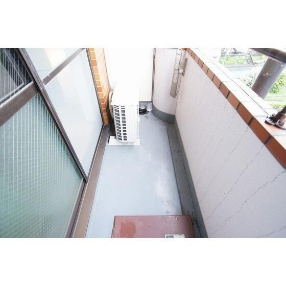 多摩市豊ヶ丘１丁目の賃貸マンションのバルコニー