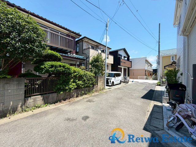 売地　茅ヶ崎市柳島1丁目の前面道路含む現地写真