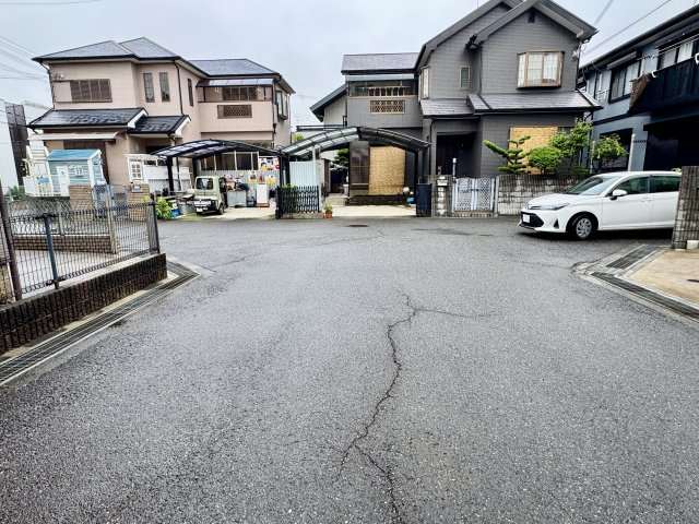 泉南市中小路３丁目　中古戸建の前面道路含む現地写真