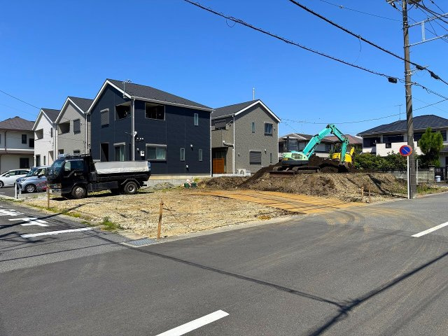 【外観】 | □■平塚市中里 新築戸建 全4棟【A号棟】■□ | D号棟側から見たの現地写真。閑静な住宅地が広がります！