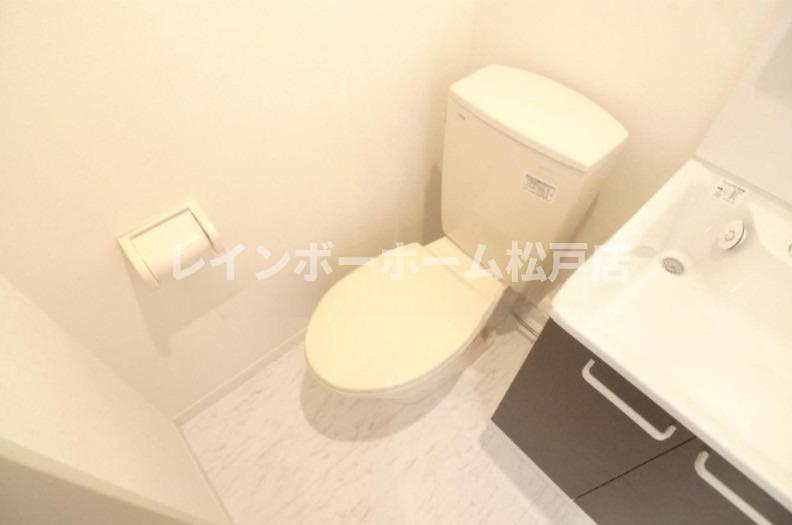 柏市増尾４丁目のアパートのトイレ|ゆったりとした空間のトイレです
