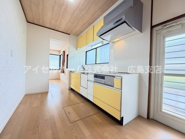 【キッチン】 | 呉市神山３丁目の中古戸建て！ | 広びろしたキッチンで、カップボードや冷蔵庫を置いても余裕があります！