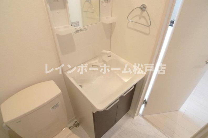 コンフォートシティ増尾の洗面所|コンパクトで使いやすい洗面所