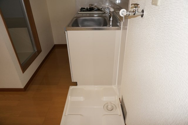 コーポ高橋のその他|洗濯機置場
