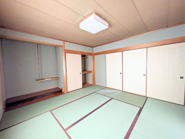 白水台1丁目戸建の和室|フローリングだけでなく、和室もあります
