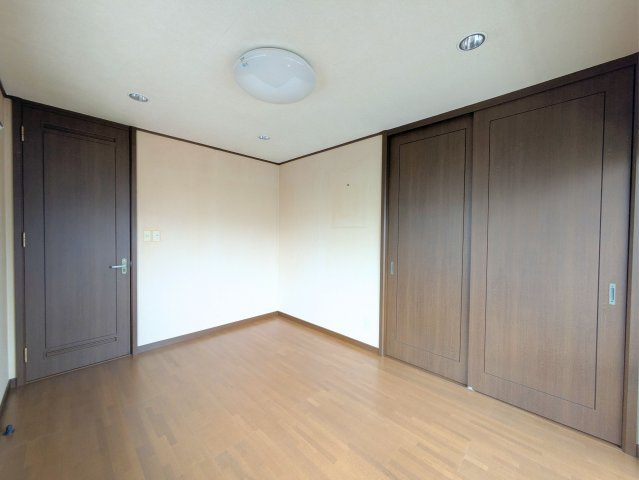 白水台1丁目戸建の洋室