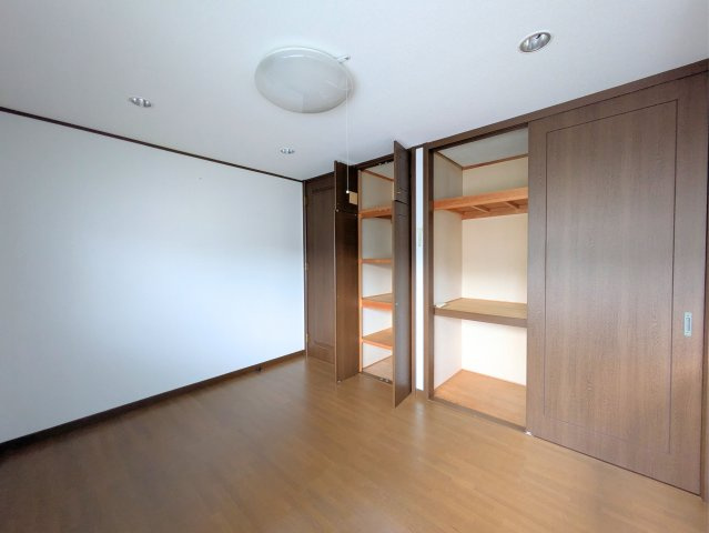 白水台1丁目戸建の洋室