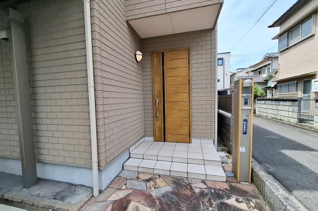 岸和田市春木旭町の玄関|玄関ポーチ