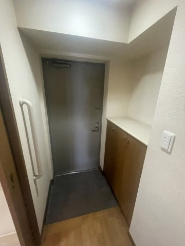 本駒込Kマンションの玄関