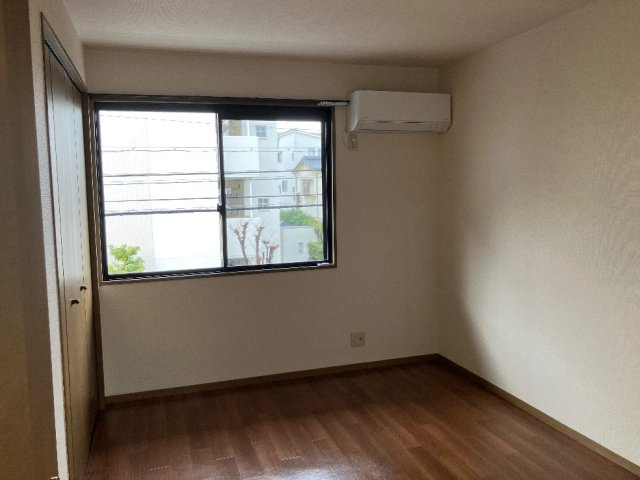 プレステージ芦屋B棟の洋室|洋室にはエアコンとクローゼットあり♪