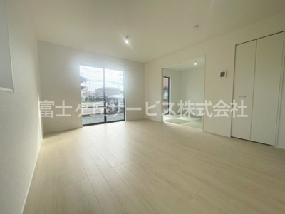 【居間・リビング】 | 掛川市七日町 新築一戸建て | おしゃれなリビングです