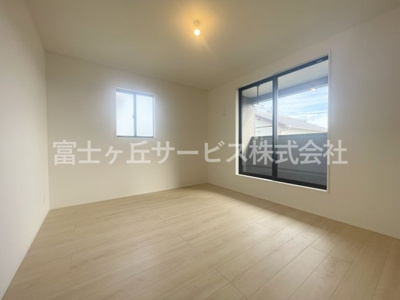 【寝室】 | 掛川市七日町 新築一戸建て | 使い勝手のいい寝室です