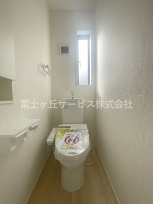 【トイレ】 | 掛川市七日町 新築一戸建て | 2階トイレです