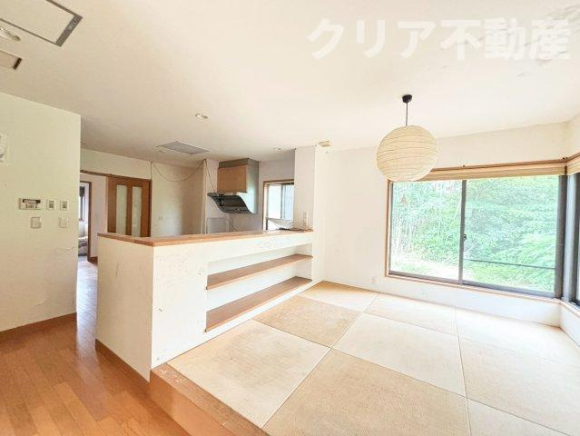 【居間・リビング】 | 前橋市滝窪町中古住宅　軽量鉄骨6LDK
