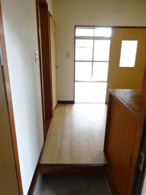 三宝ハイツの玄関